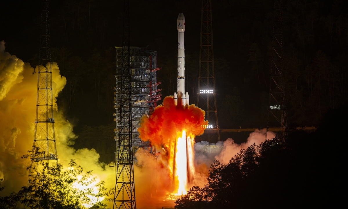 Trung Quốc có thể trở thành quốc gia đầu tiên phát hiện băng nước trên Mặt Trăng